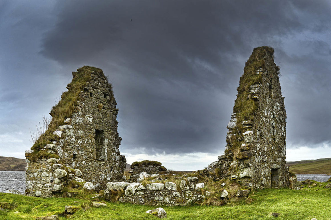 Islay. Whisky satt 1 Finlaggan Ruine Islay