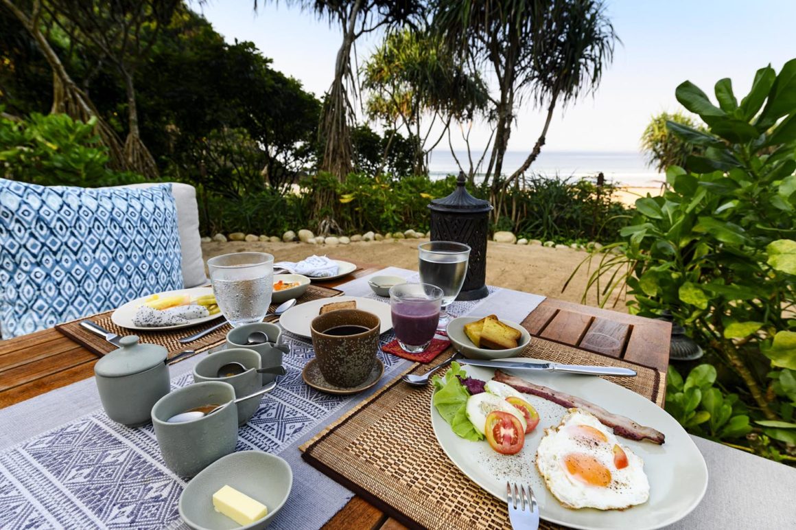 Wa Ale Island. Unplug! 12 Wa Ale Island Fruehstueck Wa Ale Ecoresort Myanmar