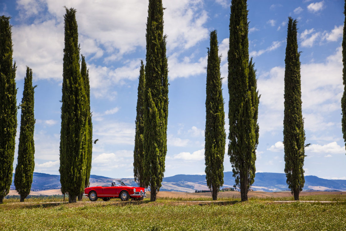 Toskana. Ciao Bella 14 toskana alfa romeo giulia oldtimer zypresse himmel