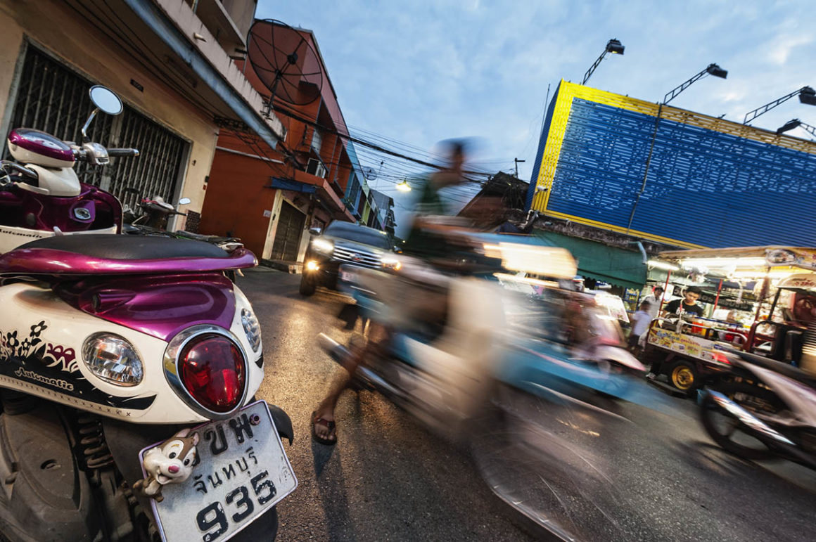 Reisefotografie. Wie mache ich bessere Fotos? 2 Straße, Bewegung, Motorrad, Thailand, Reisefotografie
