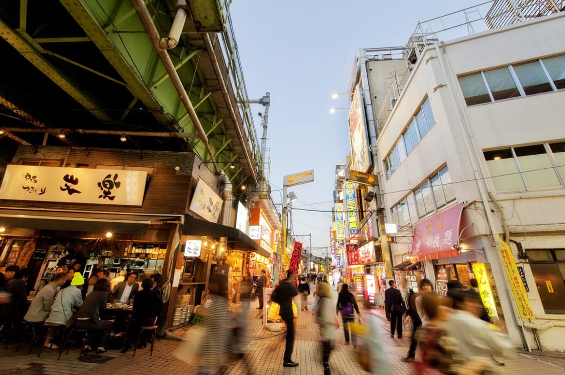 Reisefotografie. Wie mache ich bessere Fotos? 4 Ueno, Imbiss, Bewegung, Strasse, Tokio, Reisefotografie