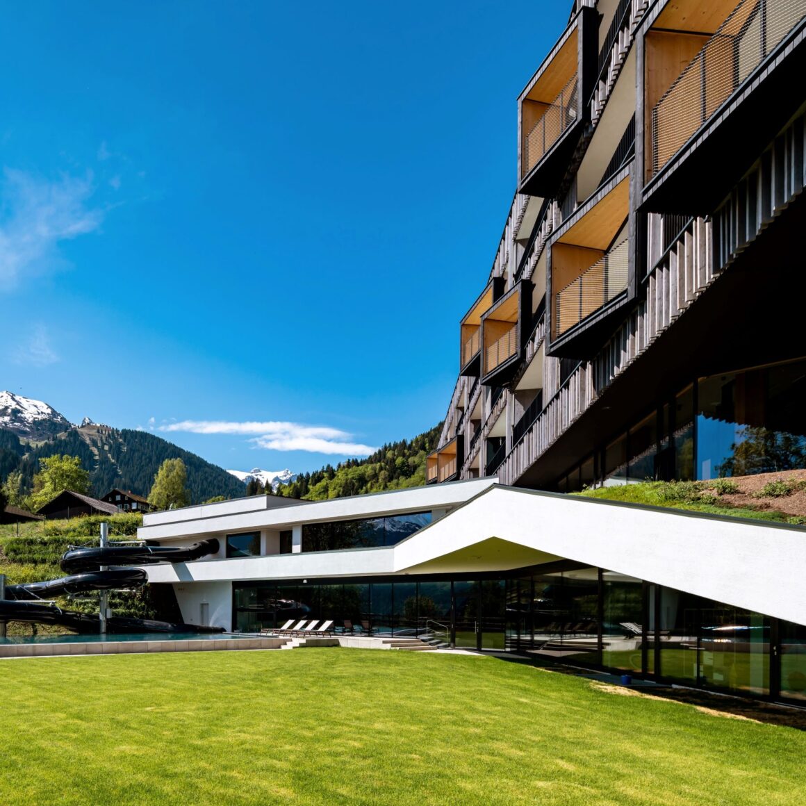 Falkensteiner Montafon. Quadratur des Kreises 1 Falkensteiner Montafon Fassaden, SPA, Waterslide, Pool