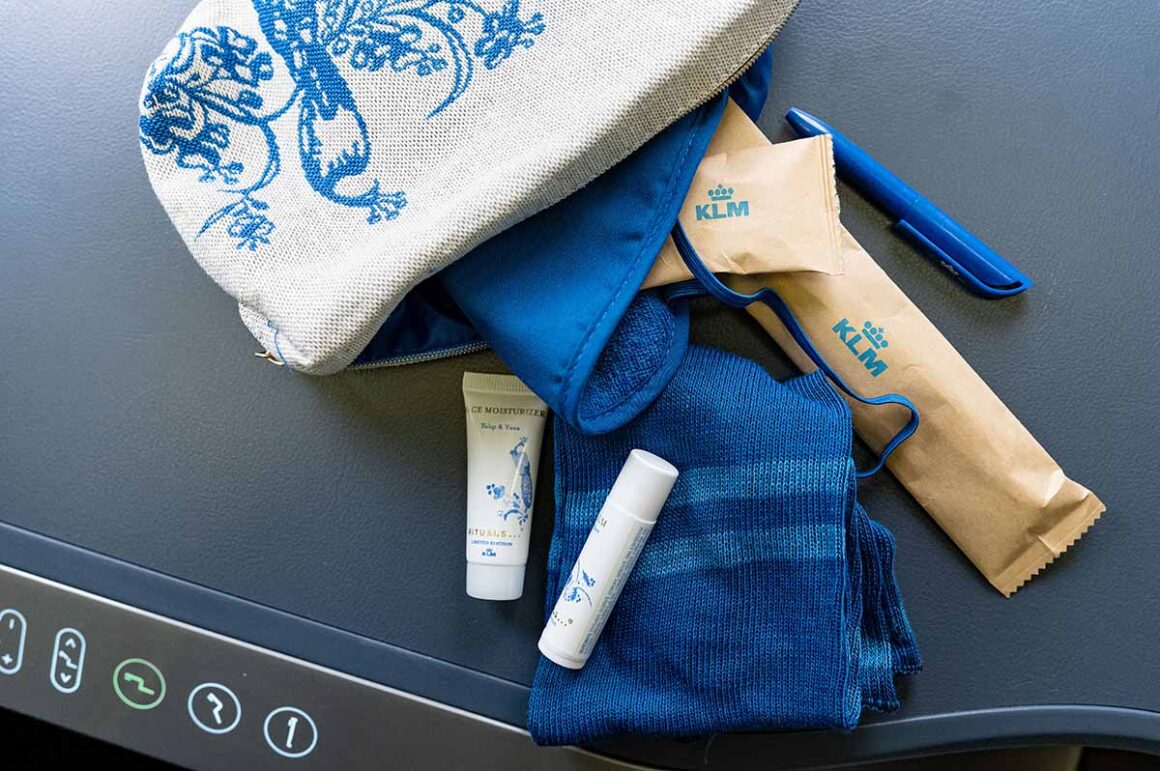 Amenity kit, KLM World Business Class, 777-300