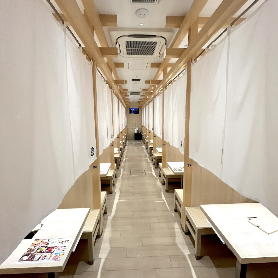 Centara Grand Hotel Osaka. Herausragend 12 Kura-Sushi-Osaka Japan on a Budget