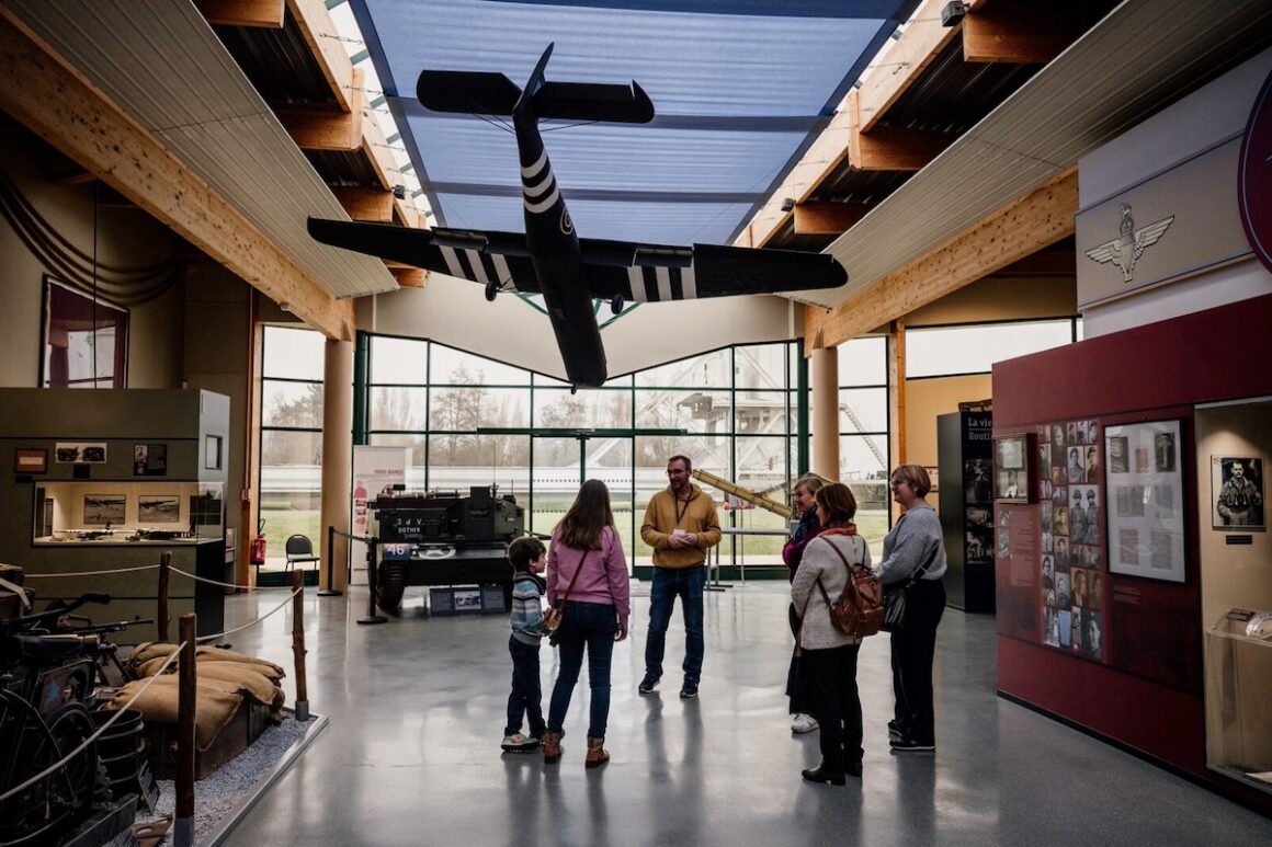 Caen. Aufragende Festung, aufregende Landschaft 10 Caen, Normandie, Frankreich, Memorial