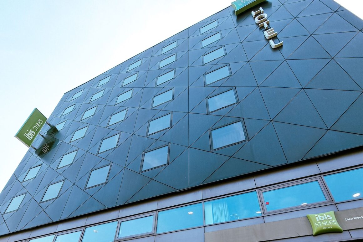 Caen. Aufragende Festung, aufregende Landschaft 12 ibis Styles Caen Centre Gare ©Phan Dai 7