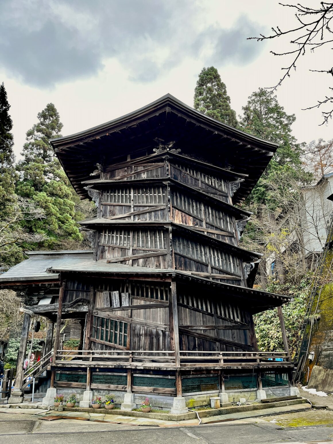 Fukushima. Japan pur! 31 Tempel Sazae-do Japan Reise Tipps für Fukushima