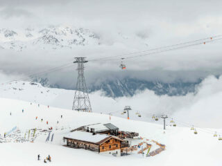 Parsenn hut, winter, skiers, Davos