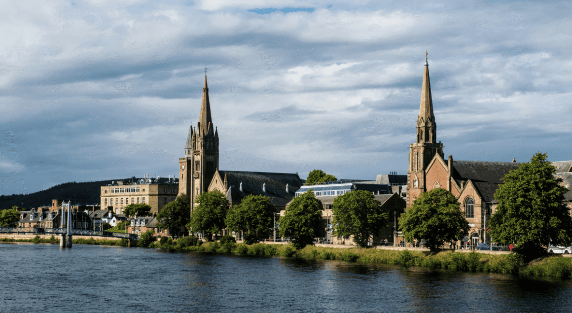 Schottland. Glühende Camper-Liebe 22 Schottland Inverness Kirchen