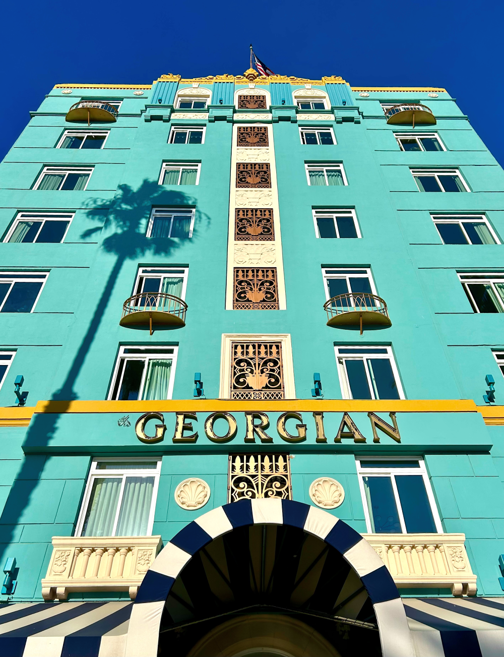 Santa Monica, Georgian, Hotel