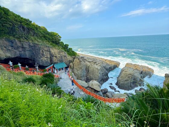 Kyushu. Japans Küstbarkeiten 32 Kyushu Udo Jingu shrine