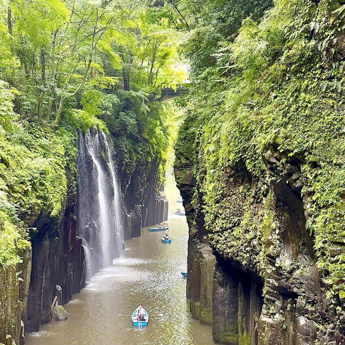 Kyushu. Japans Küstbarkeiten 4 Kyushu Japan Reisetipps Takachiho Wasserfall