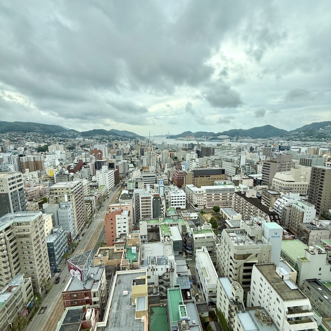 Japan. Goto Islands 11 Kyushu Nagasaki Reise Tipps City Skyline