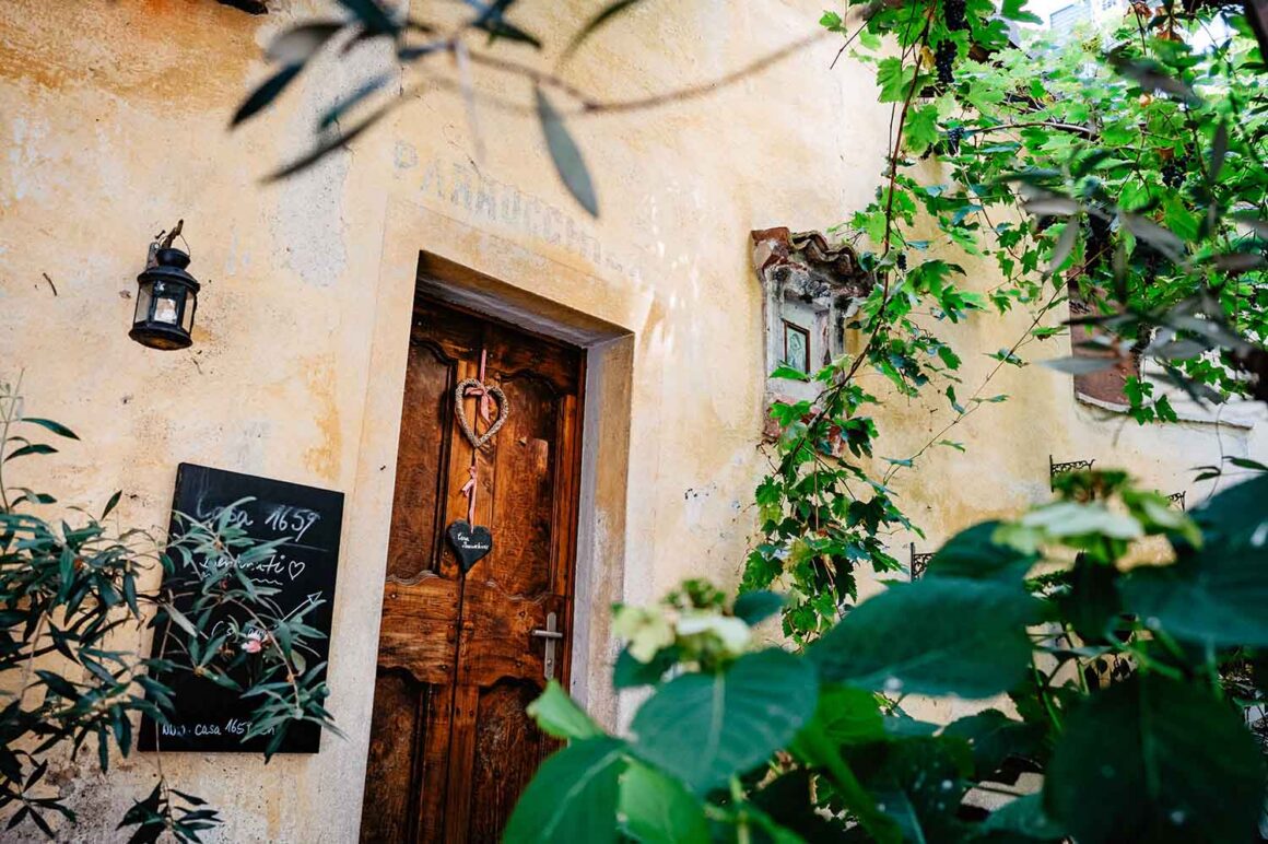 Lugano: 10 persönliche Reise-Tipps 25 Hausfassade, Gandria, Tessin,